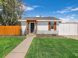 128 5th St, Filer, ID 83328