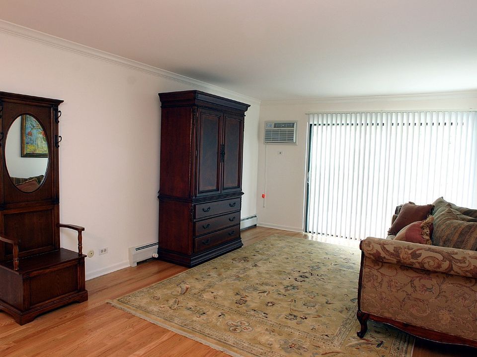 2nd image of 2460 Emerald Ct APT 209