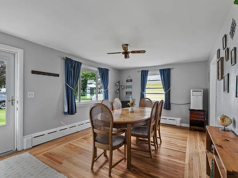 7 Casey Dr — Photo 7
