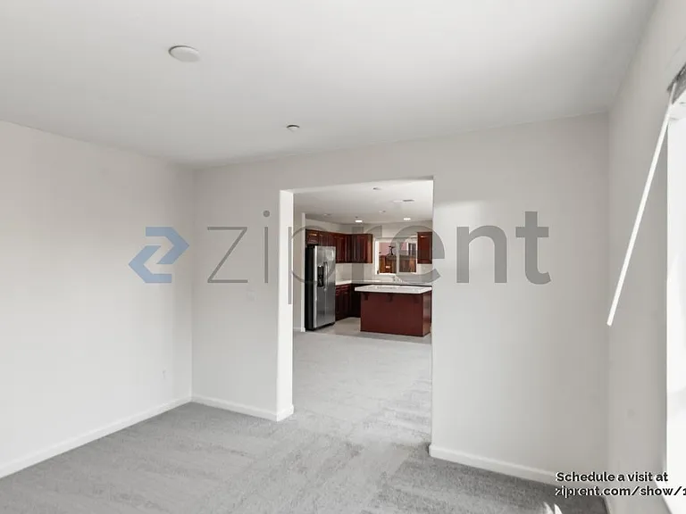 419 Malcolm Dr — Photo 12