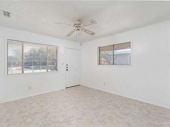 5th image of 919 W Smith St