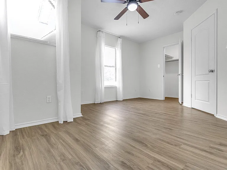 1413 Baffin Cv — Photo 28