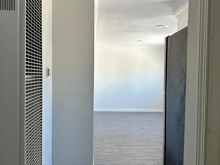 940 New Depot St #6 — Photo 7