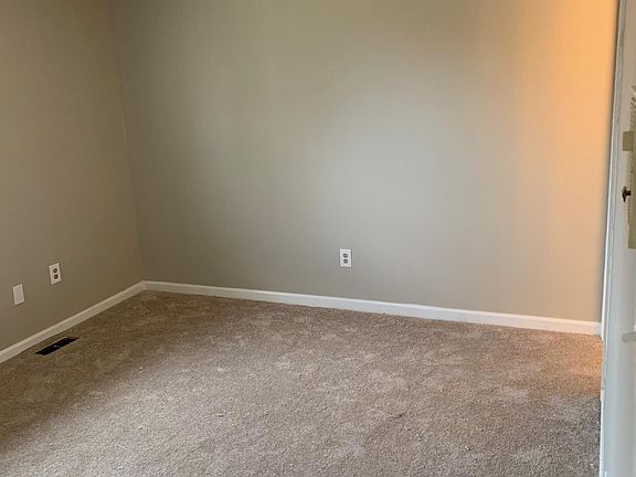 4th image of 2122 Elkridge Ln