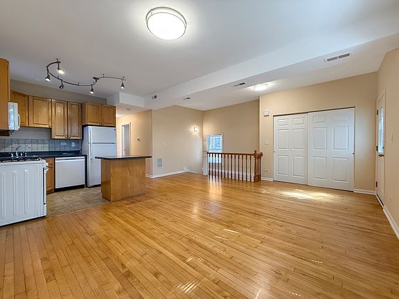 3rd image of 3245 N Lawndale Ave Unit 2