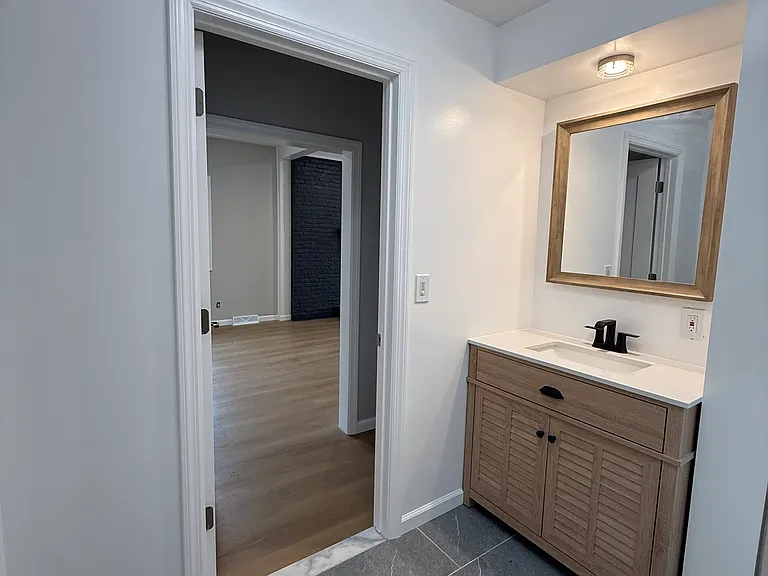 814 Hessian Ave — Photo 9