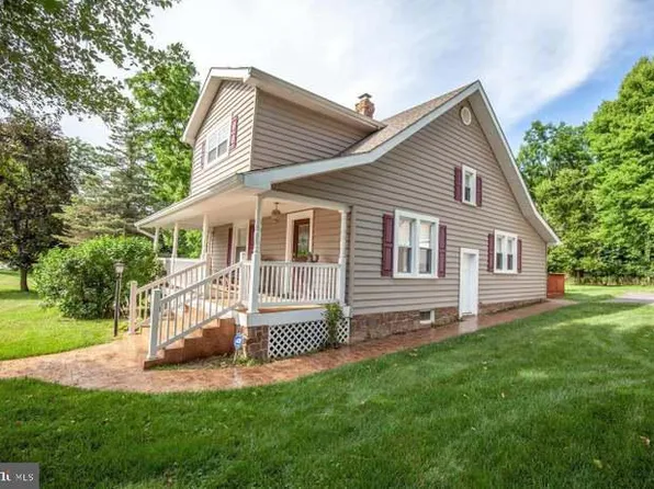 187 Old Leetown Pike, Kearneysville, WV 25430