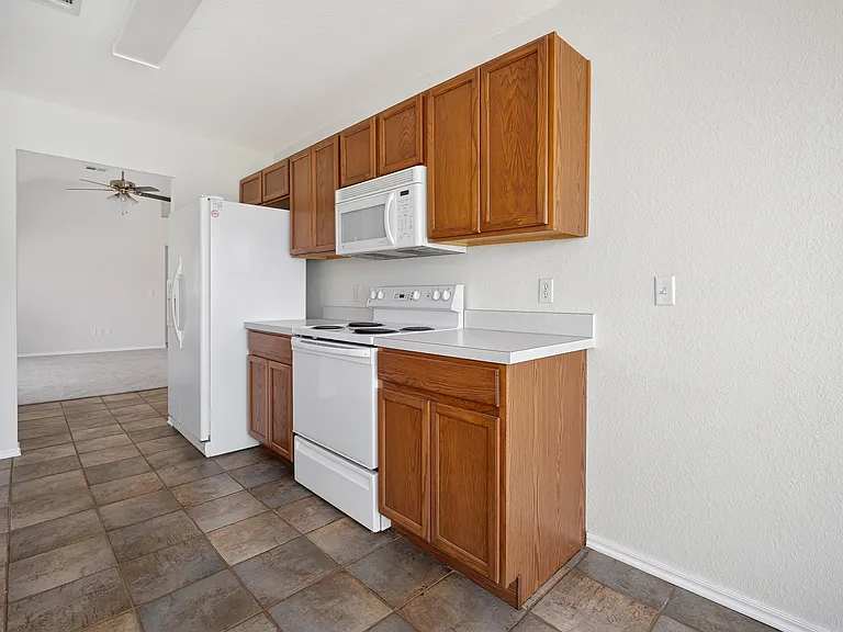 337 W Chantilly Way — Photo 5