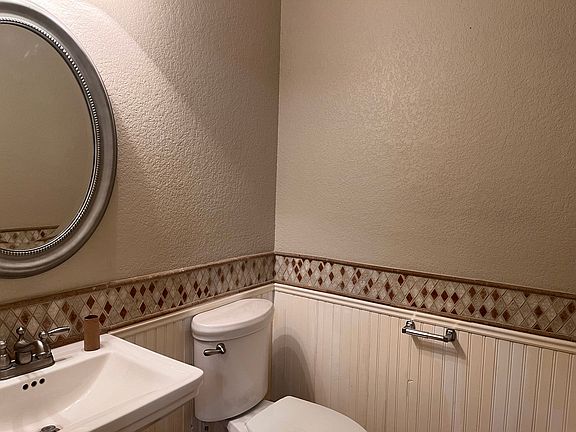 3rd image of 327 Oxford Dr