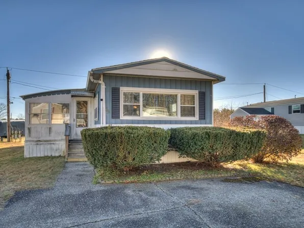 65 Debby Ln, Raynham, MA 02767