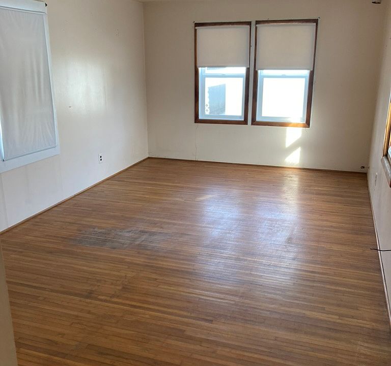 1st image of 705 Main St