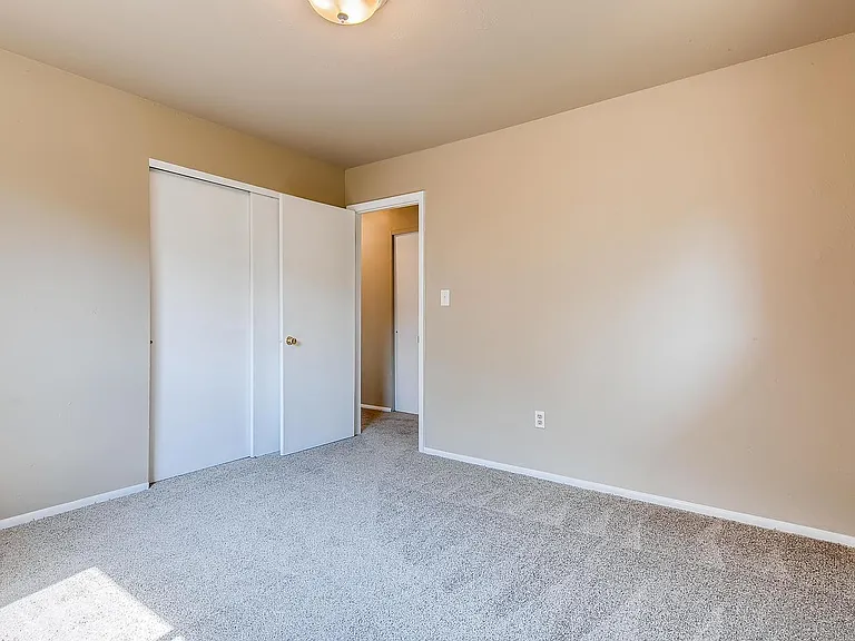 3940 Hoyt Ct — Photo 13