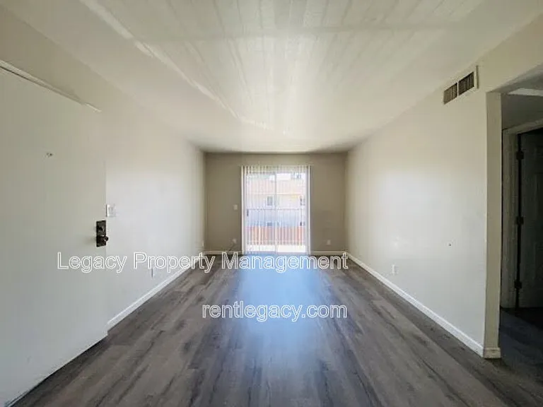 2318 Church Ave #8 — Photo 4