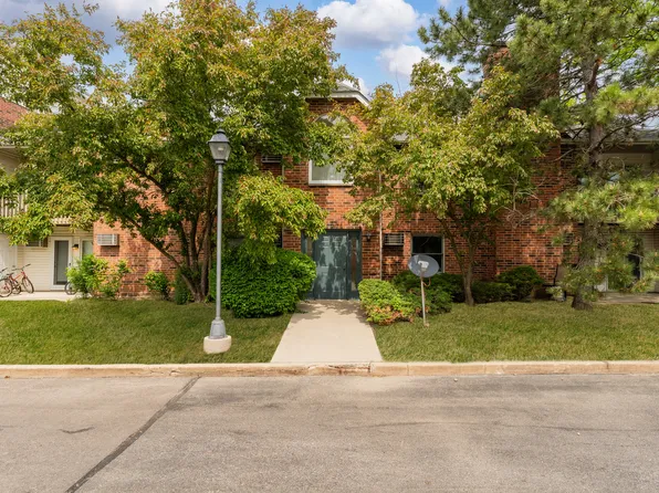 1384 Cunat Ct APT 1B, Lake In The Hills, IL 60156