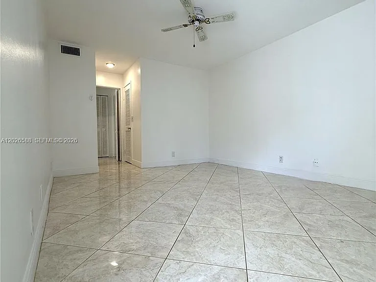 300 NE 14th Ave #307 — Photo 18