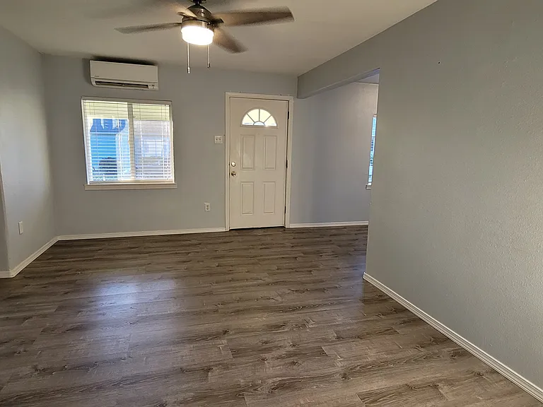 1345 Hood St SE — Photo 7