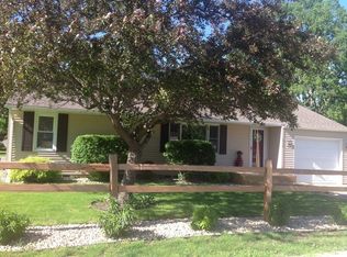 210 W Chestnut St, Sheffield, IL 61361