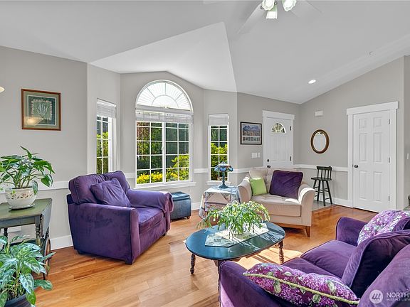 3rd image of 15612 83rd Avenue NW