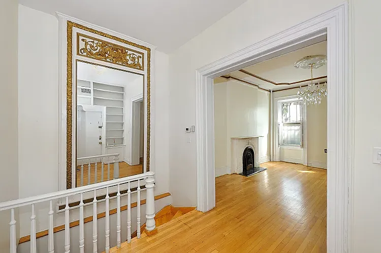 309 E 52nd St #1