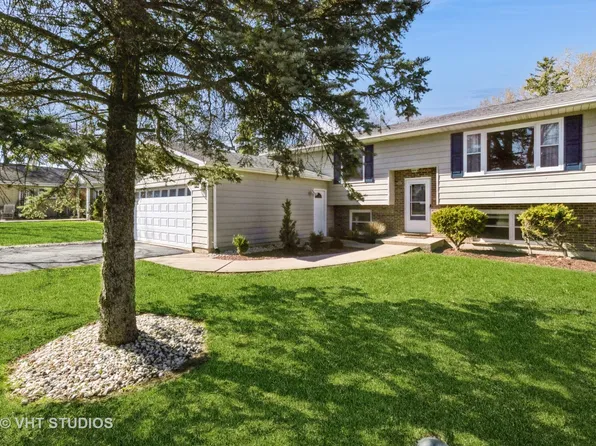 2306 Briar Ln, Lindenhurst, IL 60046