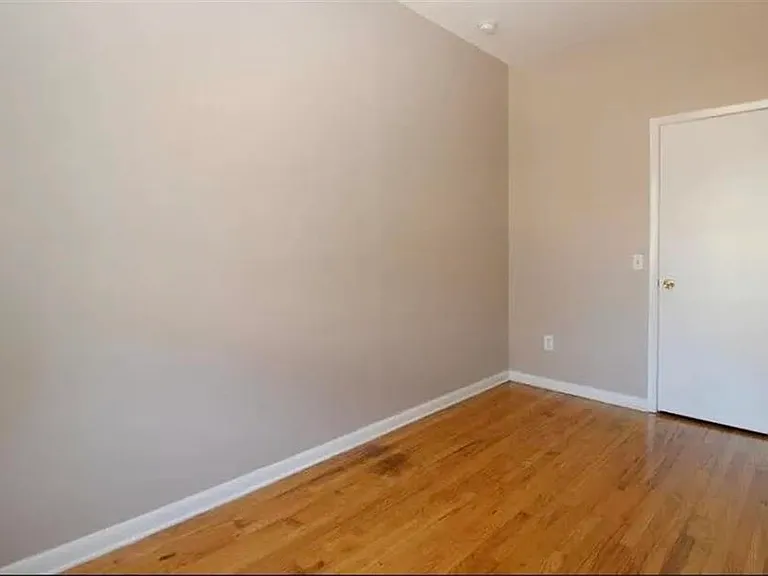 511 Park Ave #2 — Photo 8