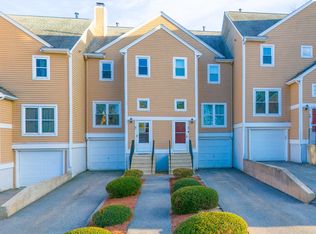 82 Camelot Dr #82, Worcester, MA 01602