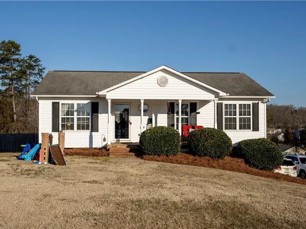 4595 Matthew Forest Ln, Tobaccoville, NC 27050