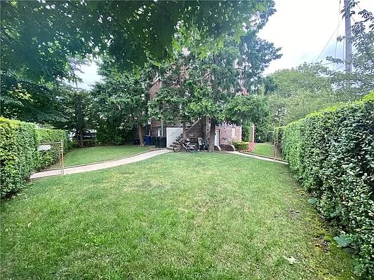 4th image of 1465 E 35th St