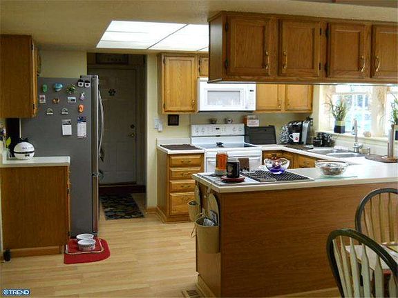 3rd image of 814 Vista Way
