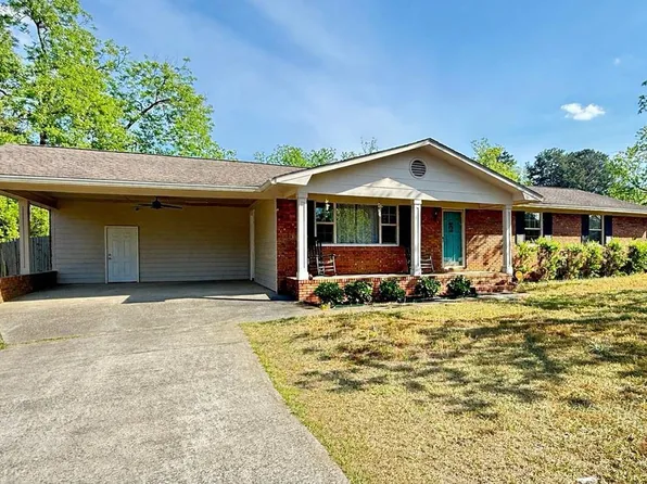 110 Preston Dr, Fitzgerald, GA 31750