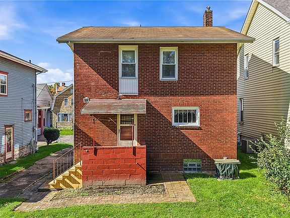 4th image of 77 Flowers Ave