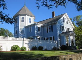 999 Hope St, Bristol, RI 02809