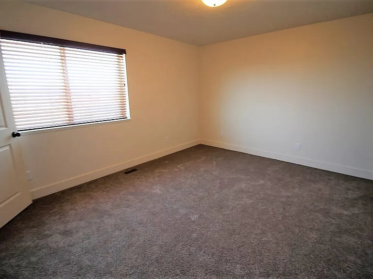 537 W 1420 N #101 — Photo 9