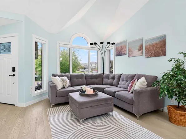 130 W Harvest Park Cir NE, Calgary, AB T3K 4V3