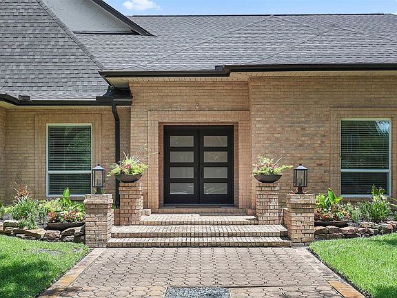 2nd image of 3012 Sea Pines Pl