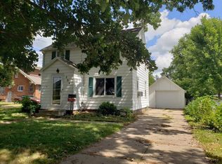 206 11th St NW, Austin, MN 55912