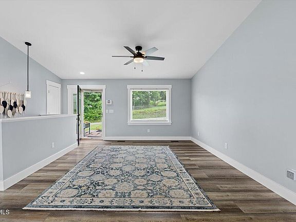 5th image of 1125 Harmony Rd