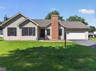530 Fairway Dr, Camp Hill, PA 17011