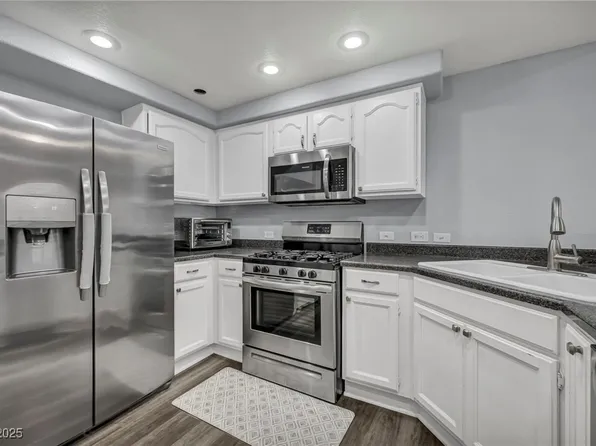 10245 S Maryland Pkwy #106, Las Vegas, NV 89123