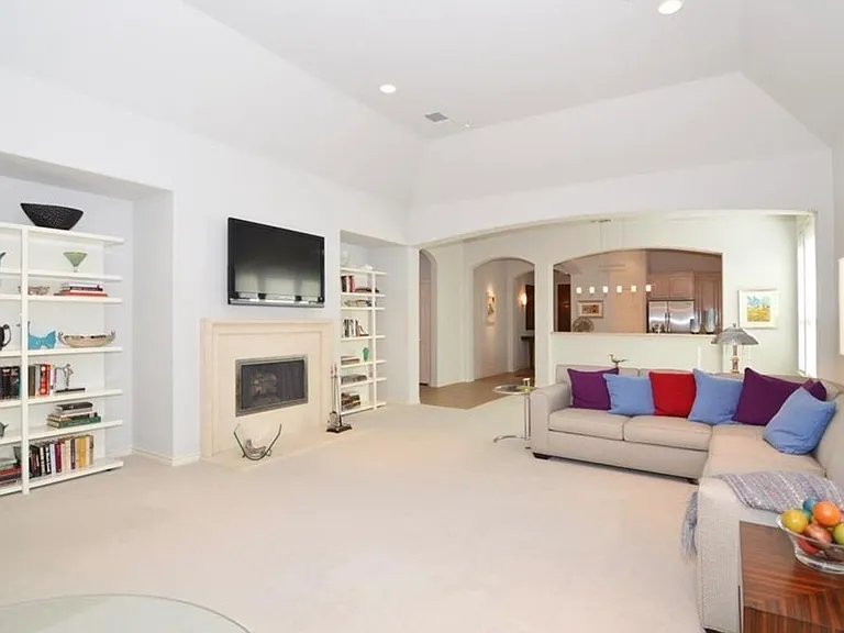 714 Pelican Hills Dr — Photo 15