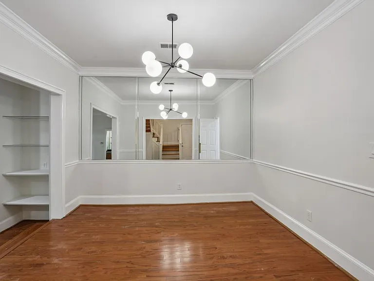 1536 Oak Grove Rd — Photo 10