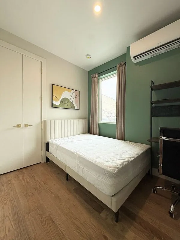 Bedroom - 980 Kent Ave #2B-236