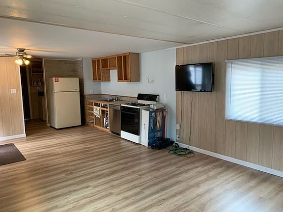 OPEN LIVING ROOM AMD KITCHEN