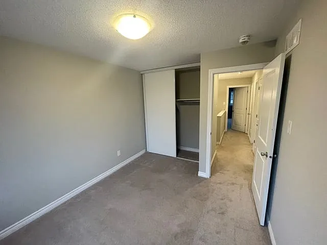 102 Nacarat Street — Photo 4