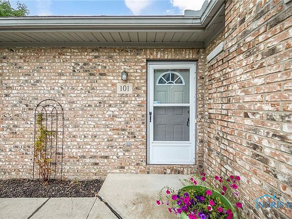 2nd image of 101 Stonegate Cir