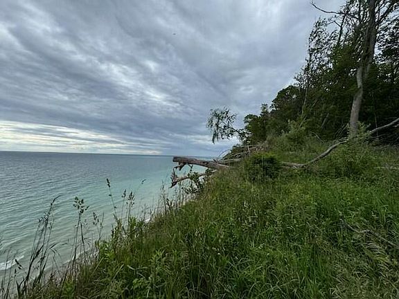 3rd image of TRACT 34 S Lakeshore Dr