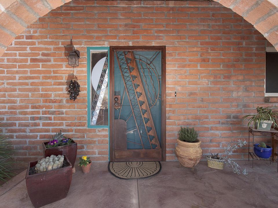 1st image of 1425 N La Canoa