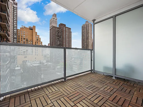 250 East 87th Street 12D image 18 of 18