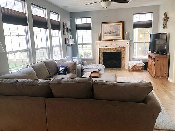 Living Room with TV mount over fireplace