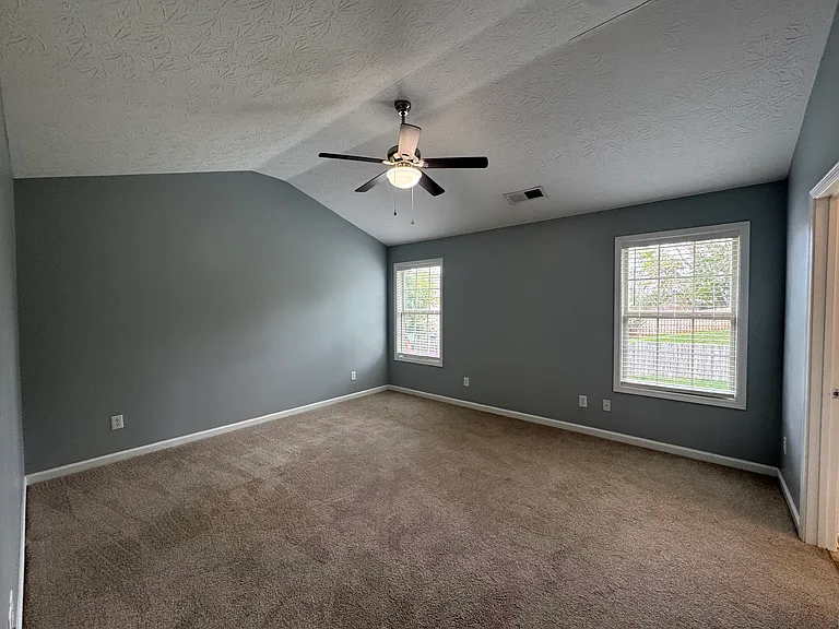 111 Warren Pass — Photo 26
